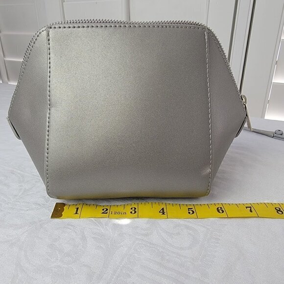 Alastin Skincare Cosmetics Bag - Silver with Purple Interior - Great Bag! - Picture 7 of 10